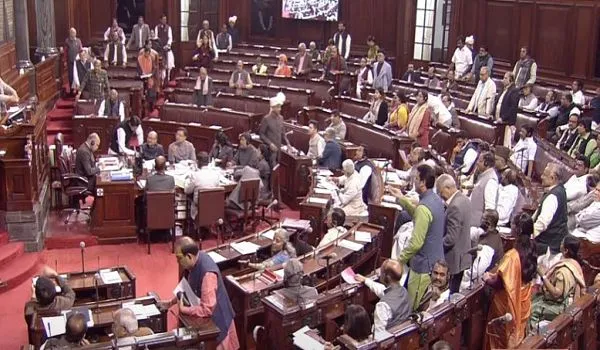 Parliament Winter Session: राज्यसभा में विभिन्न मुद्दे उठाने के लिए विपक्षी सदस्यों का हंगामा, शून्यकाल बाधित